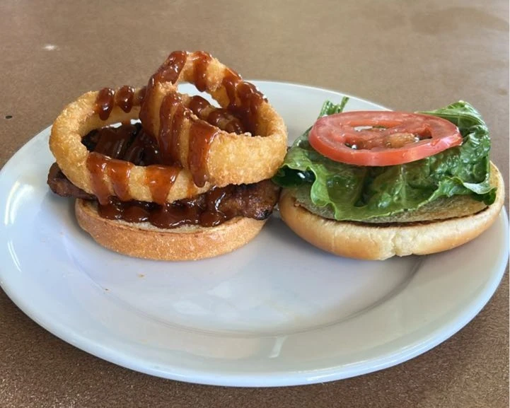 Fresh burgers and comfort food at Viking Crust and Licensed Dine In Naicam